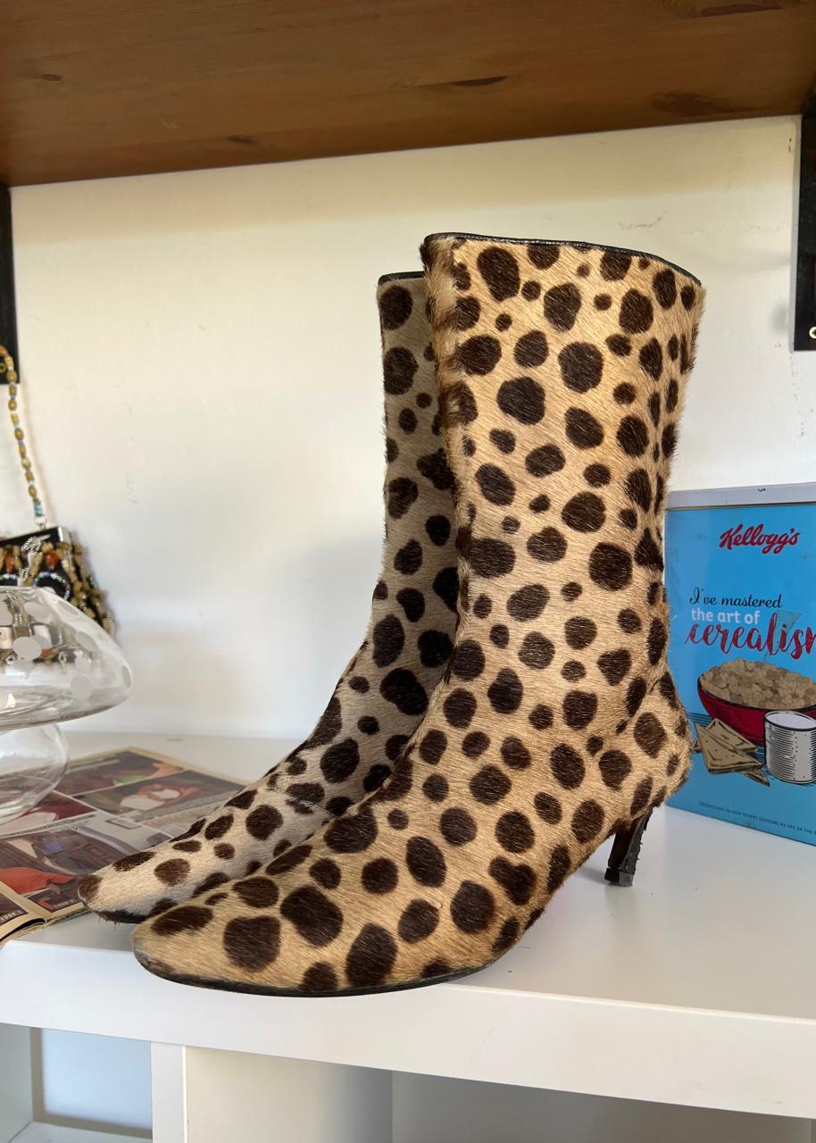Polka dot fur round toe heeled boots