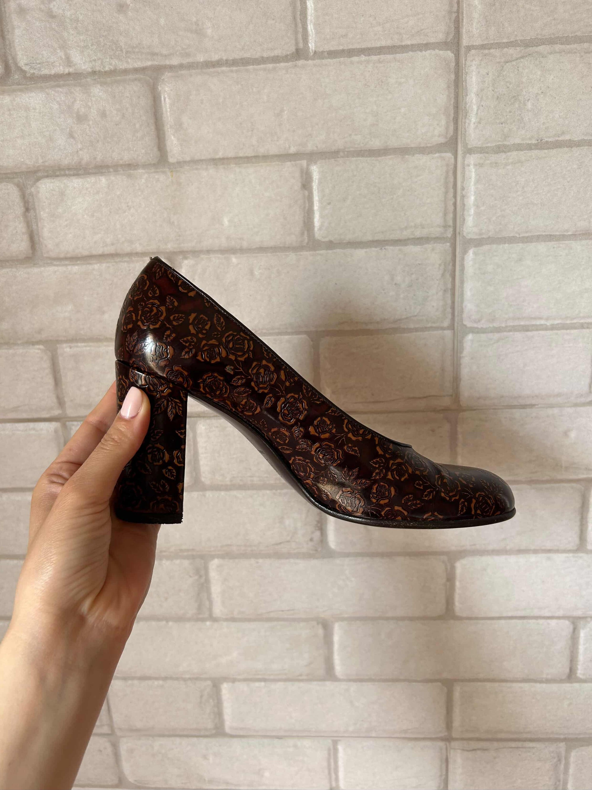 Dolce & Gabbana Floral Pumps