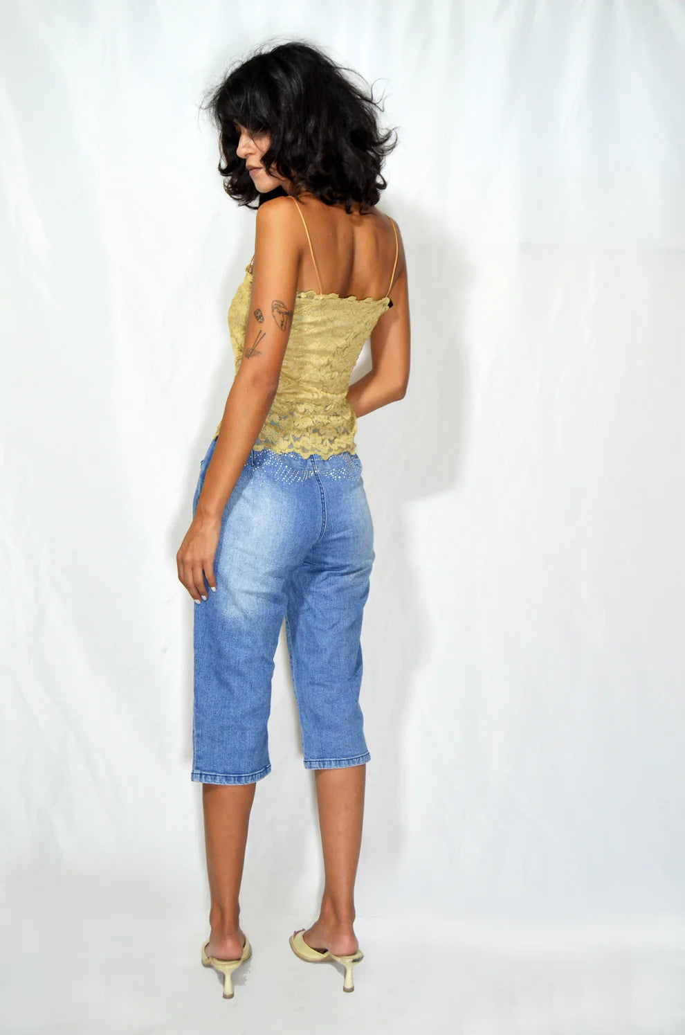 Vintage Blue Mid-Wash Capri Denim Pants with Silver Detailing