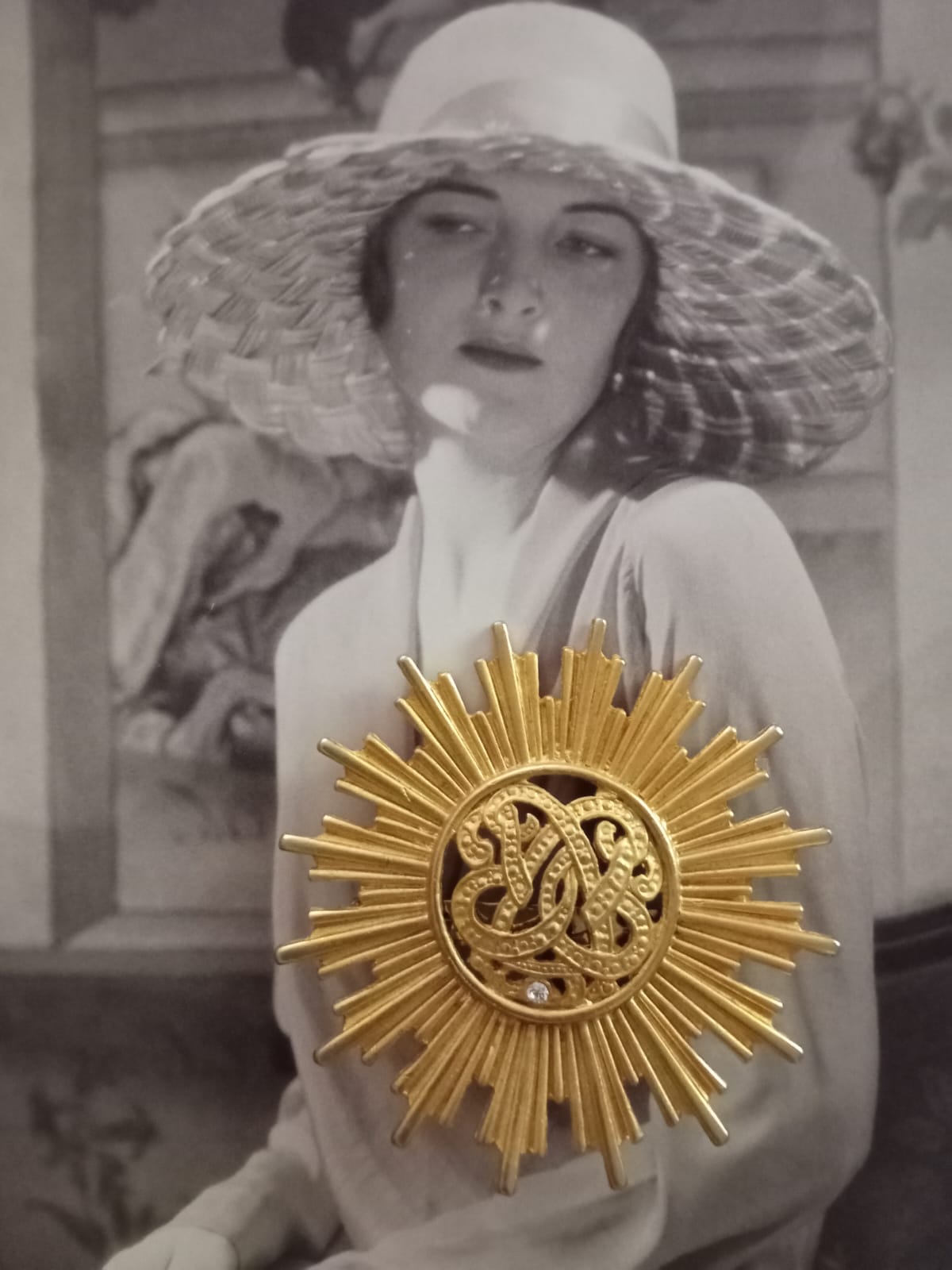 Vintage Gold Sunburst Brooch