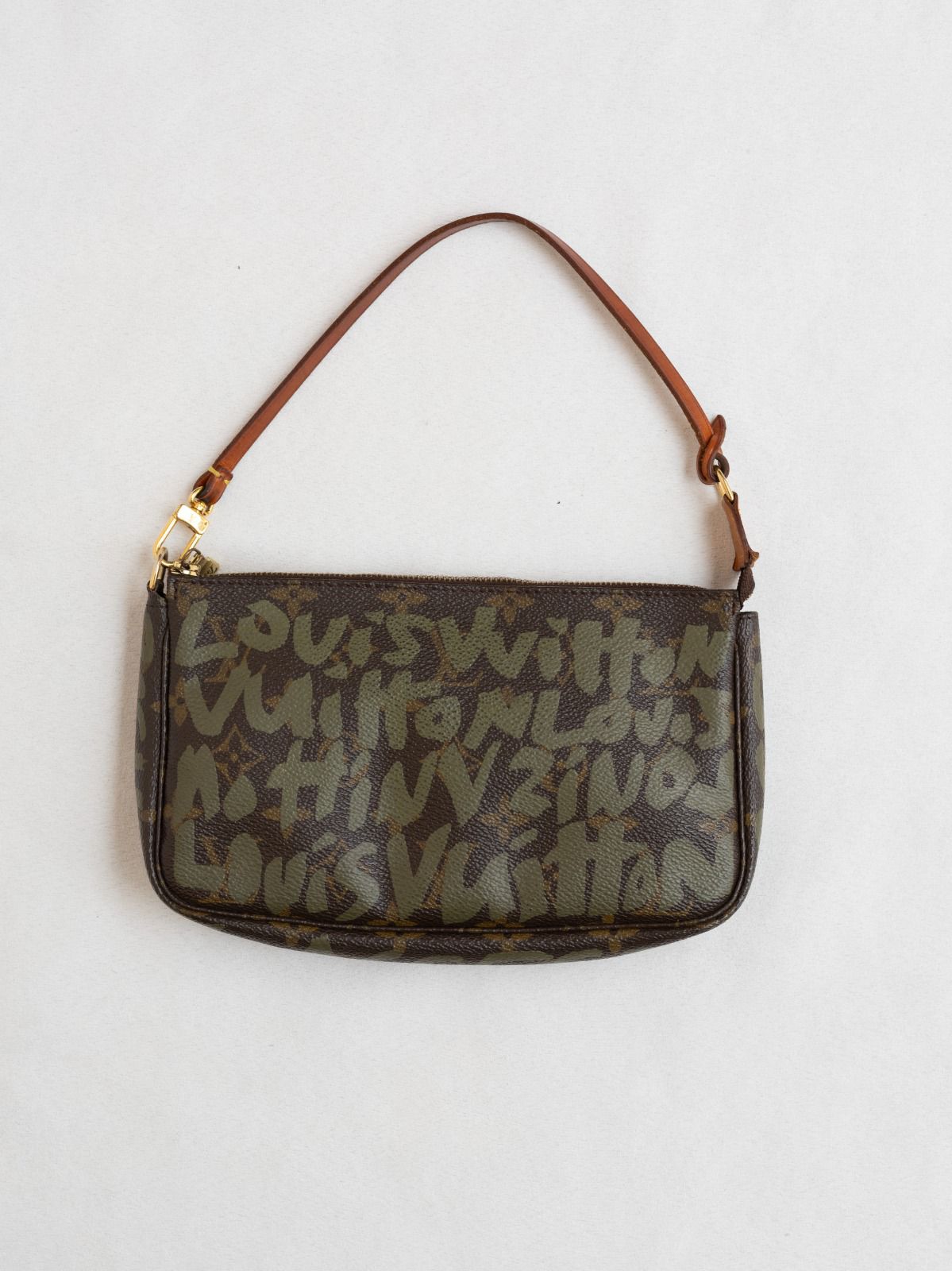 Louis Vuitton Monogram Graffiti Limited Edition Pocehtte