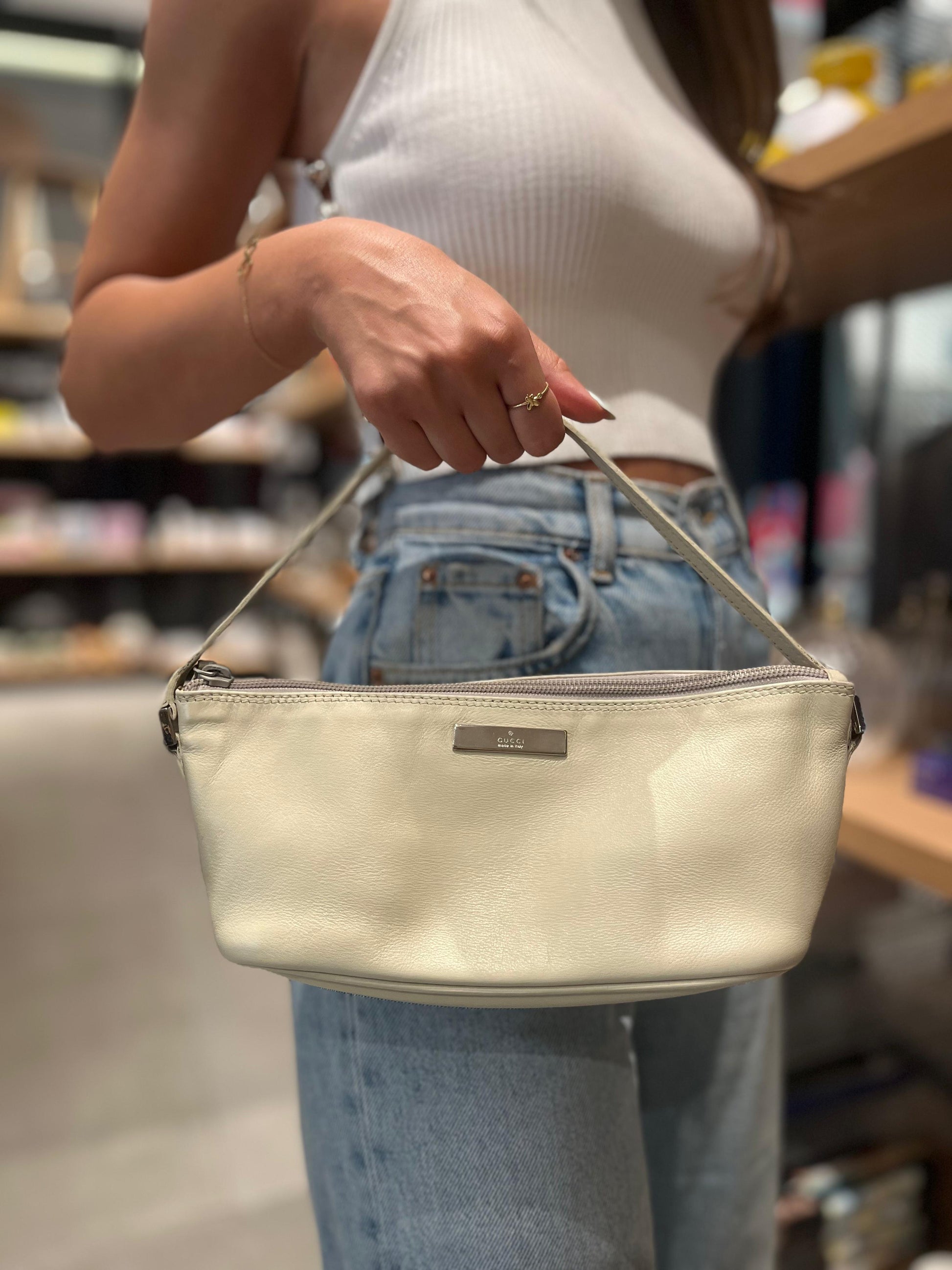 Vintage Gucci boat bag in off-white leather
