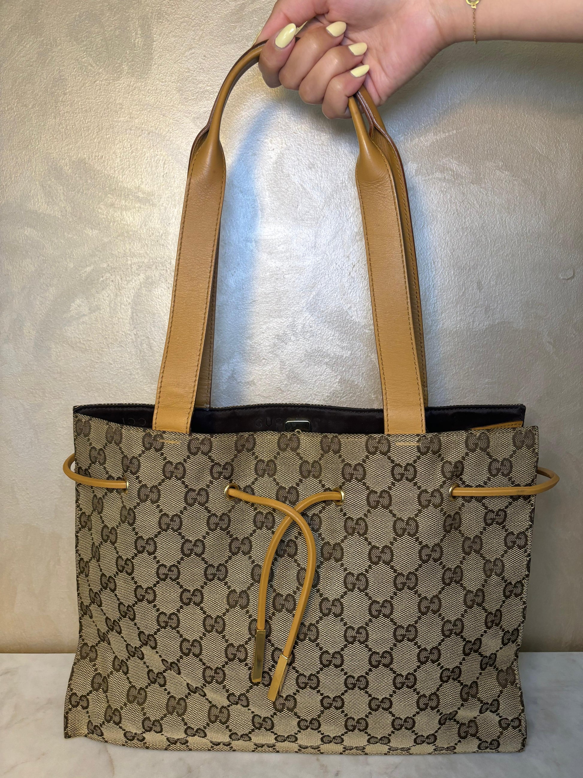 Vintage Gucci tote in GG Supreme Canvas