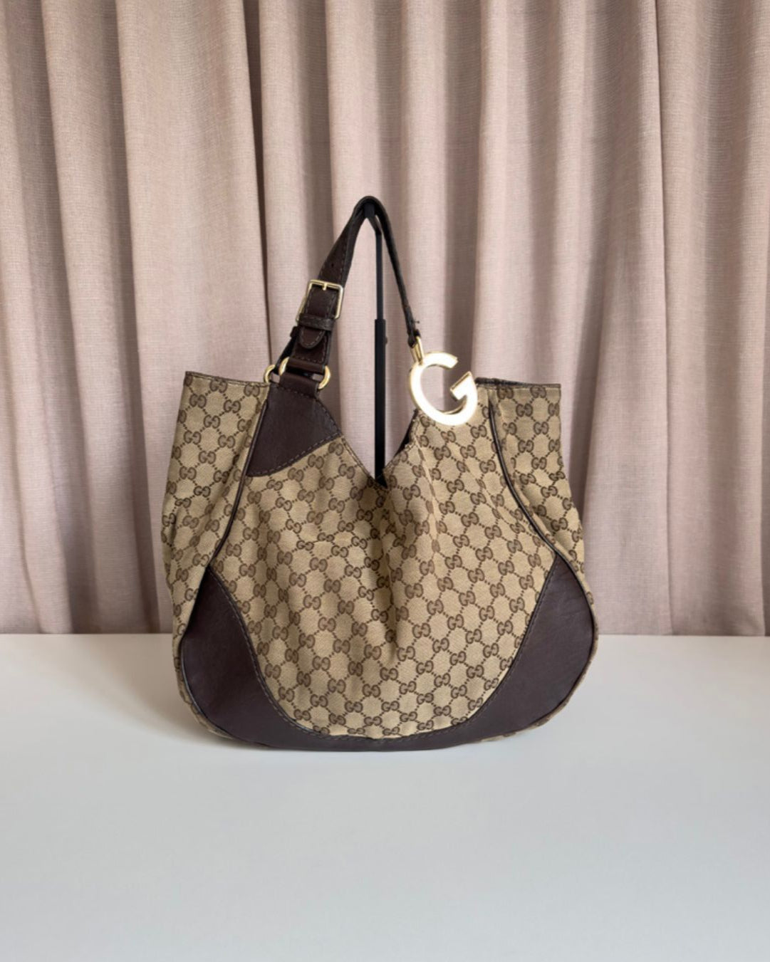 Vintage Gucci hobo bag in GG Supreme Canvas