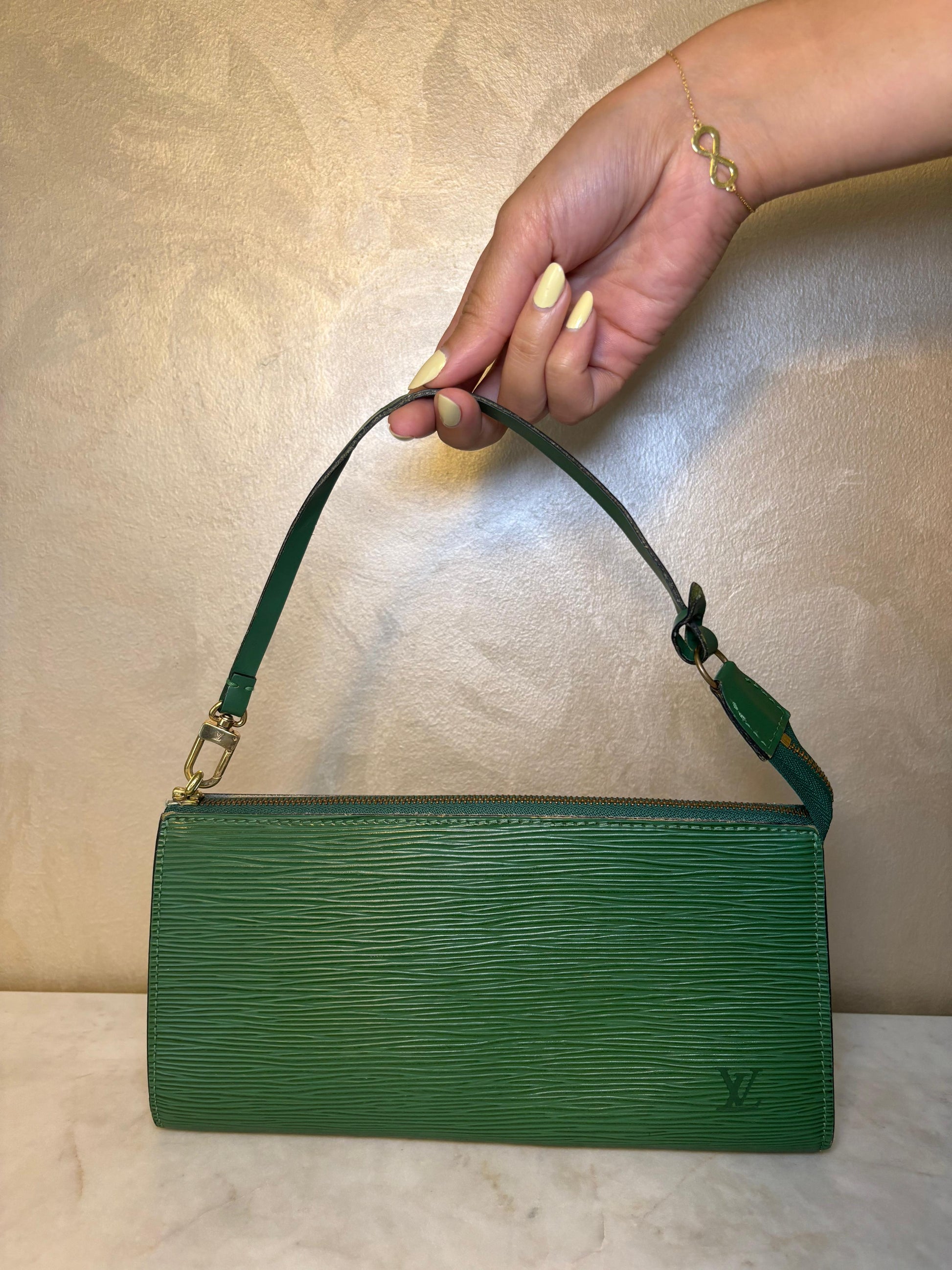 Louis Vuitton Epi leather Pochette&nbsp;