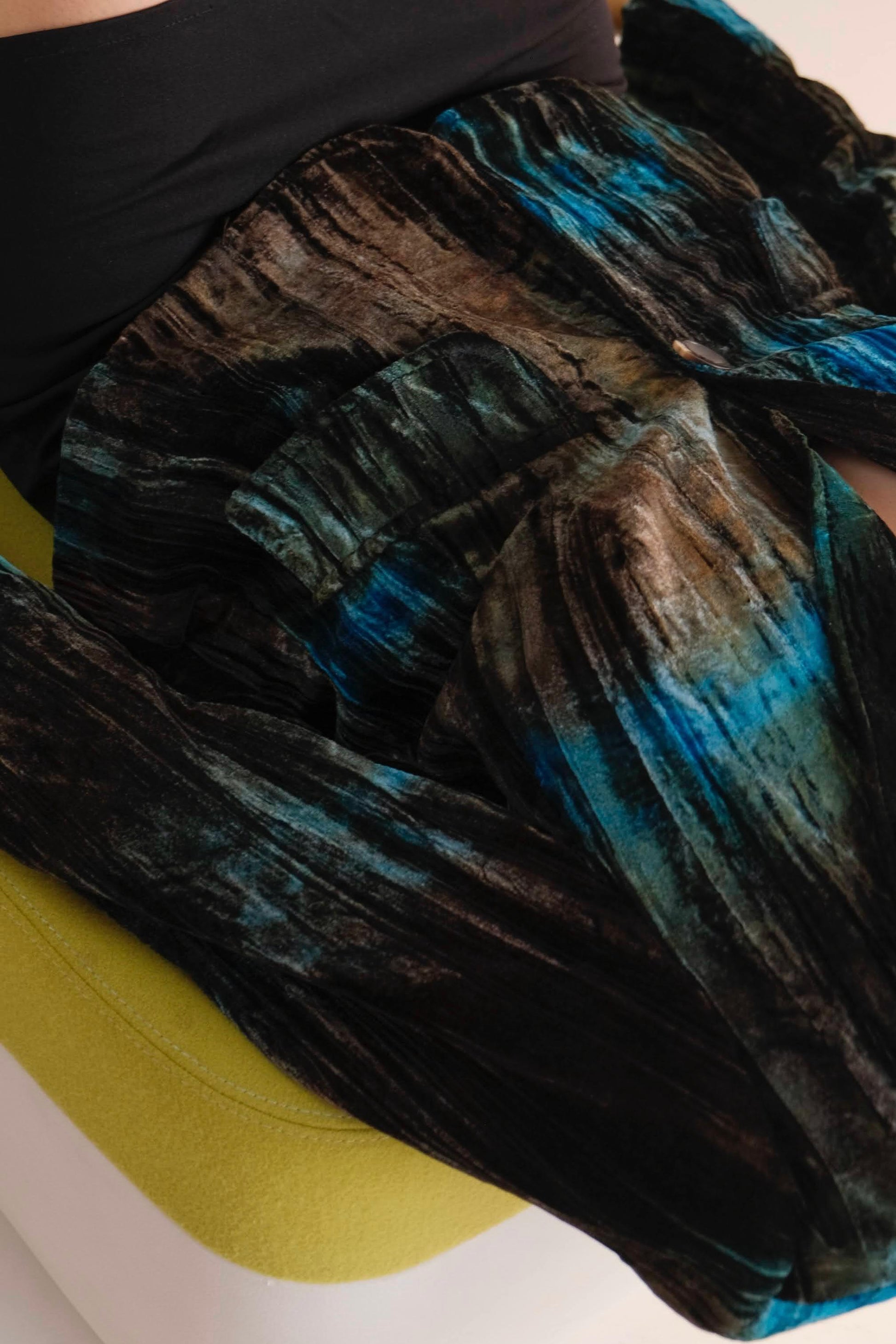 Y2K shiny velvet blazer