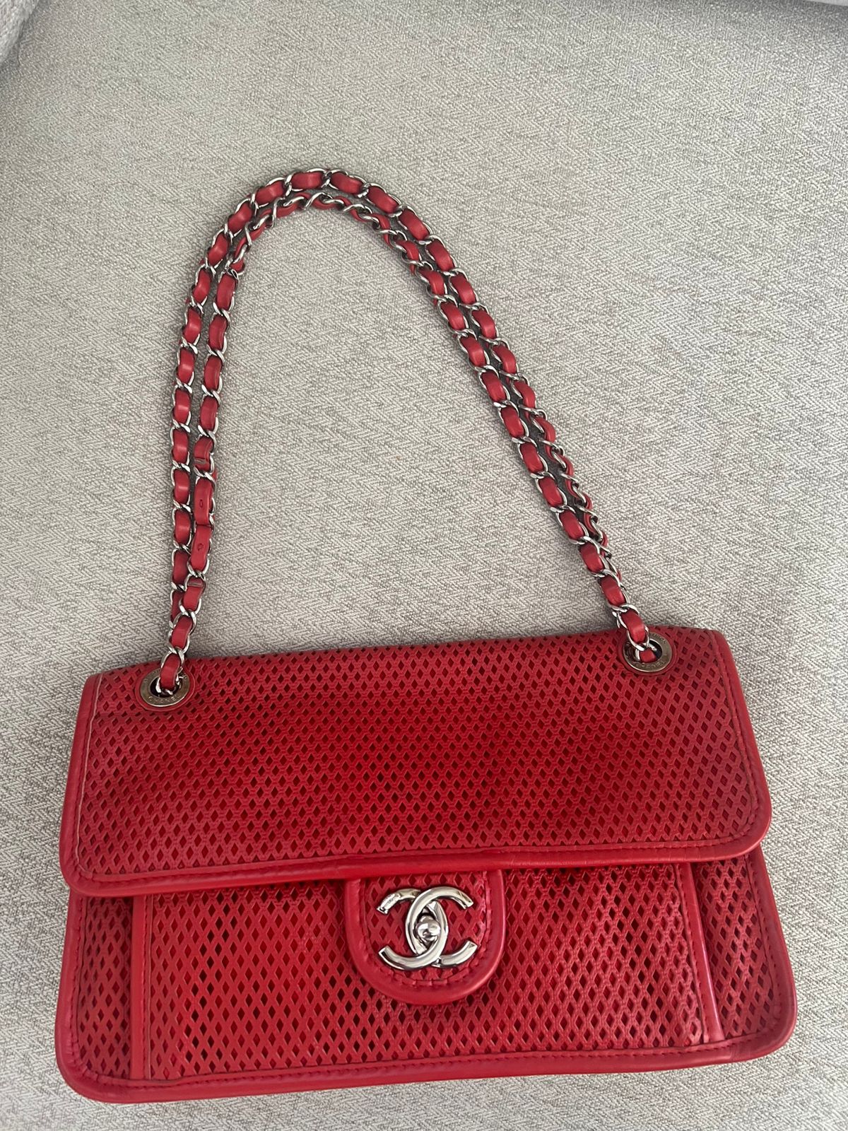 Chanel bag medium size