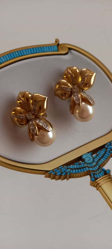 Pearl Drop Floral Earrings