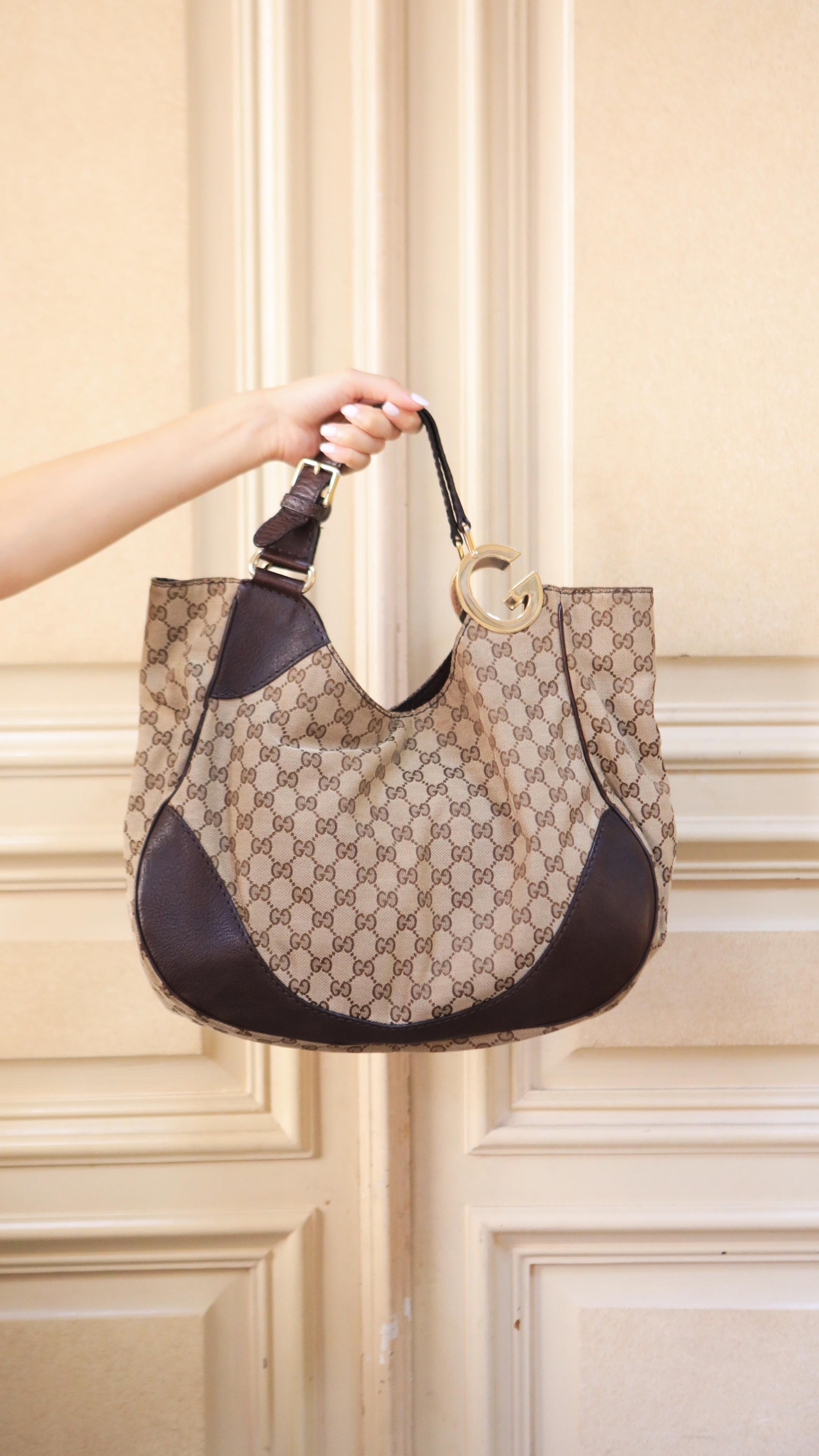 Vintage Gucci hobo bag in GG Supreme Canvas