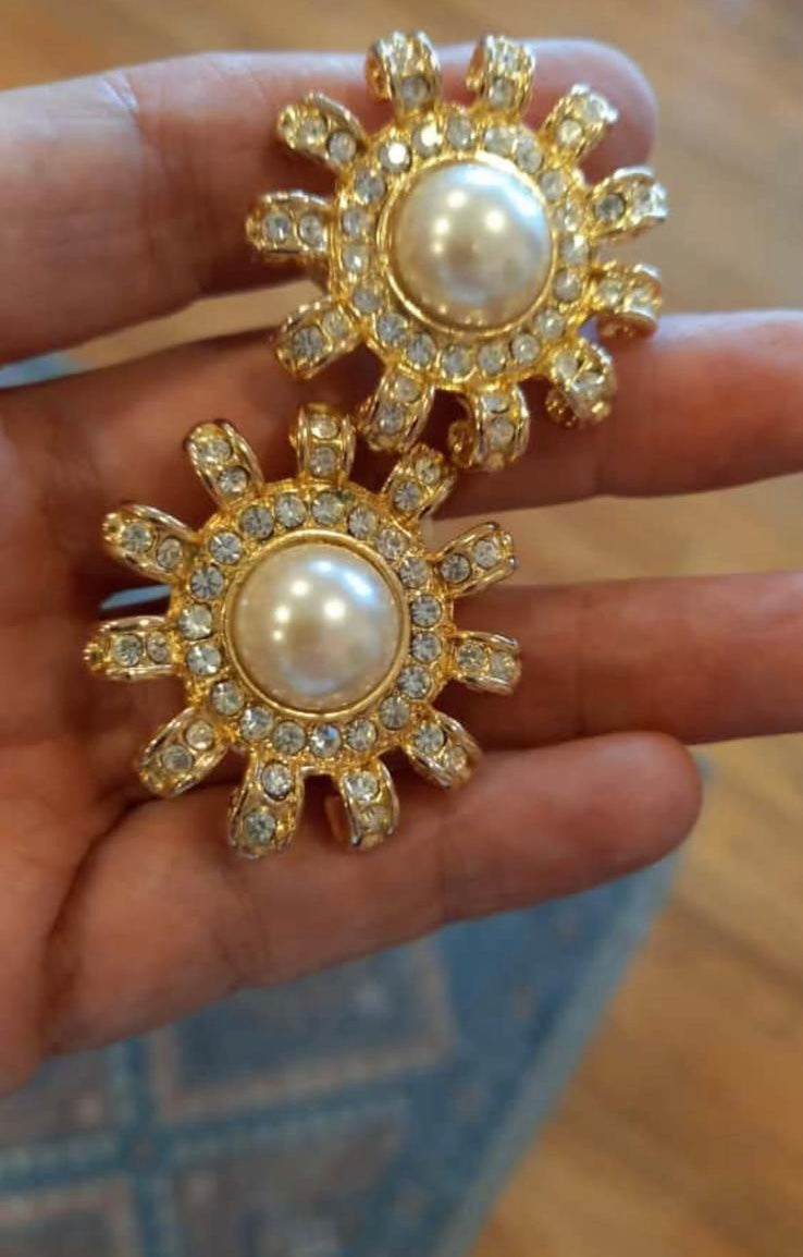 Flower Cluster Pearl Earrings