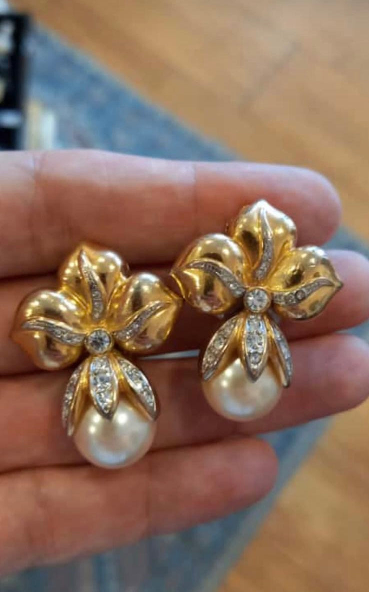 Pearl Drop Floral Earrings
